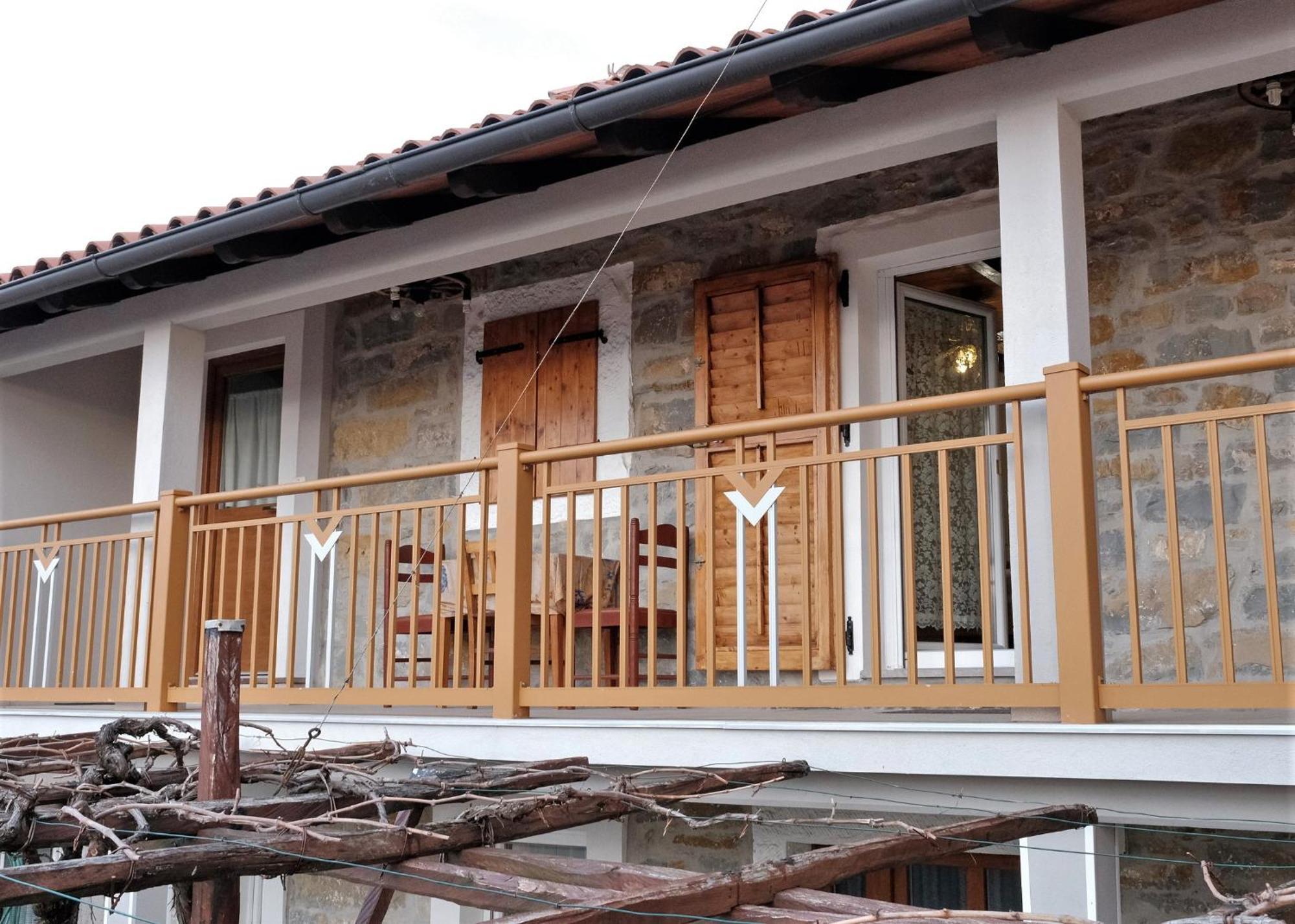 Apartma Nika Pobegi Exterior photo